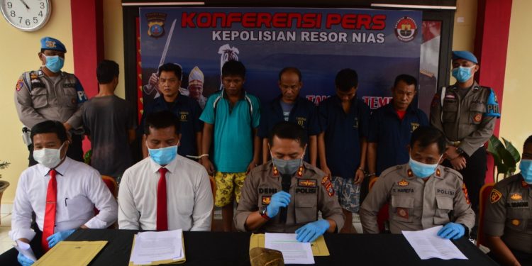 Linus Gulo Lolos dari Kejaran Warga, Anaknya Dibunuh lalu Dikubur di Kebun Linus Gulo Lolos dari Kejaran Warga, Anaknya Dibunuh lalu Dikubur di Kebun