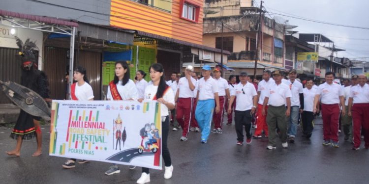 Ribuan Warga Meriahkan Milenial Road Safety Festival Nias Ribuan Warga Meriahkan Milenial Road Safety Festival Nias