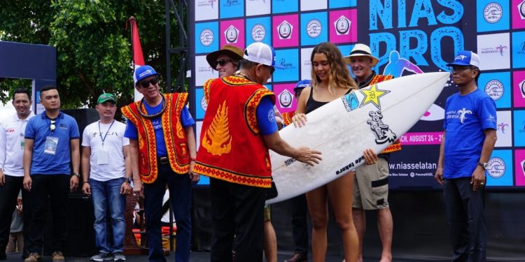 Resmi Dibuka Menkumham, Nias Pro 2018 Kokohkan Nias di Sport Tourism Dunia dan Hospitality