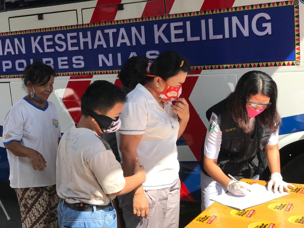 Cegah Covid -19, Polres Nias Adakan Pelayanan Kesehatan Keliling Gratis