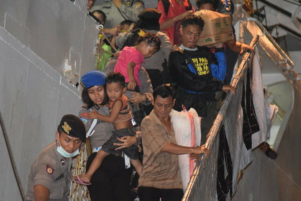 Kapolres Nias Pimpin Langsung Pengamanan Pemudik di Pelabuhan Gunungsitoli Kapolres Nias Pimpin Langsung Pengamanan Pemudik di Pelabuhan Gunungsitoli