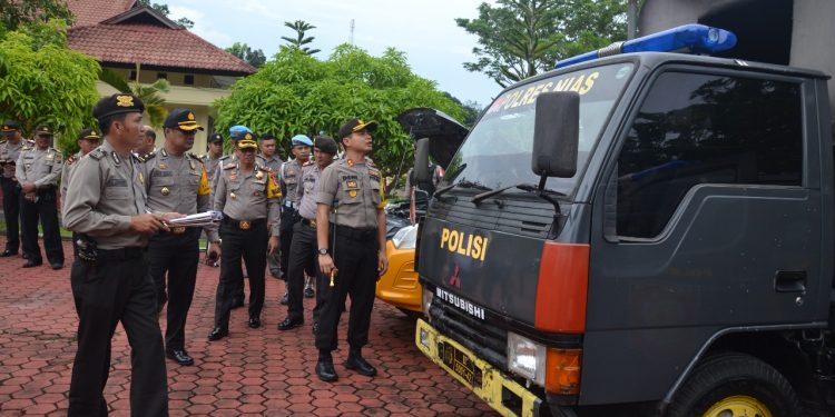 Cek Kesiapan Personil, Kapolres Nias Gelar Pemeriksaan