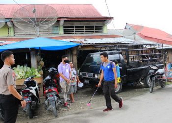 Cegah Penyebaran Corona, Pasar Jepang Teluk Dalam Disemprot Desinfektan