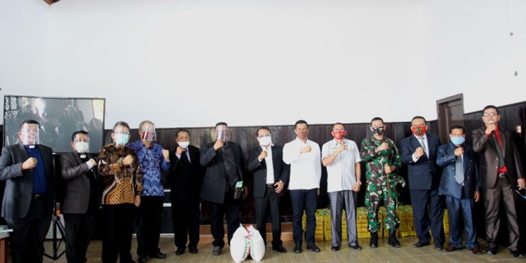 Walikota Siantar Apresiasi Panitia Paskah Oikumene Peduli Warga Terdampak Pandemi Covid-19
