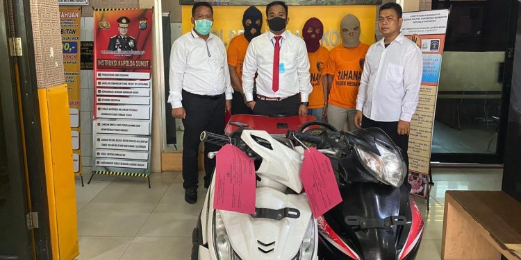 Onder Lumban Raja Mabuk dan Tertidur di Kedai Tuak, Sepedamotor Digondol Maling