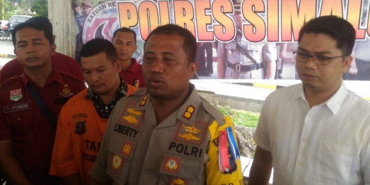 Polres Simalungun OTT Pegawai PDAM Tirtalihou, Jutaan Rupiah Diamankan Polres Simalungun OTT Pegawai PDAM Tirtalihou, Jutaan Rupiah Diamankan
