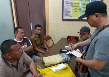 OTT Kadis Perkim , " Polisi Sita Uang 40 jt dan Cek 1,4 M"