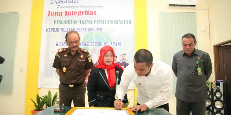 Pengadilan Agama Siantar Canangkan Zona Bebas Korupsi