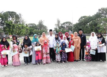 Pensiunan Kantor Kemenang Pematangsiantar Dapat Hadiah dalam Upacara Hari Amal Bakhti Ke-73
