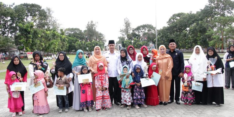 Pensiunan Kantor Kemenang Pematangsiantar Dapat Hadiah dalam Upacara Hari Amal Bakhti Ke-73