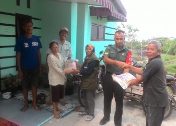 Humanis, Babinsa KODIM 0207/SML Koramil 02/ST Bercocok Tanam Bersama Warga