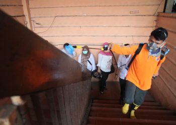 Giliran Pasar Horas Disemprot Disinfektan, Selanjutnya Rumah Ibadah dan Fasilitas Lain