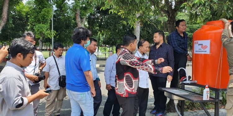 DPRD Siantar Siapkan Tempat Cuci Tangan untuk Publik di Jalan H Adam Malik