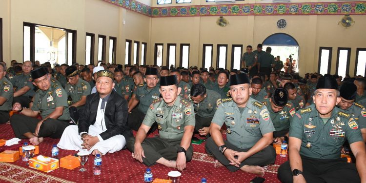 Pangdam I/BB: Implementasikan Hikmah dari Peringatan Isra’ Mi’raj Nabi Besar Muhammad SAW Pangdam I/BB: Implementasikan Hikmah dari Peringatan Isra’ Mi’raj Nabi Besar Muhammad SAW