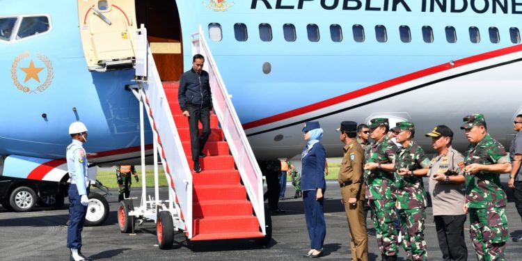 Pangdam I/BB Sambut Kedatangan Presiden RI Joko Widodo dan Panglima TNI di Natuna Pangdam I/BB Sambut Kedatangan Presiden RI Joko Widodo dan Panglima TNI di Natuna
