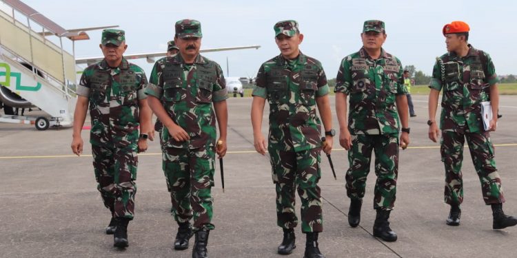 Pangdam I/BB Dampingi Panglima TNI Kunker ke Batam