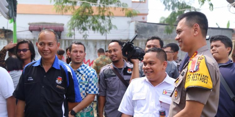 Kapoltrestabes Medan Bersama Walikota dan Dandimtabes 0201/BS Pantau Pemungutan Suara Ulang Kapoltrestabes Medan Bersama Walikota dan Dandimtabes 0201/BS Pantau Pemungutan Suara Ulang