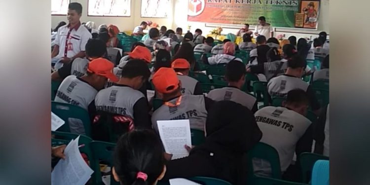 Mengaku Tak Tahu Ada Staf Non PNS Panwascam Fiktif Terima Gaji, Ricardo MT akan Panggil Seluruh Kasek Panwascam di Simalungun Mengaku Tak Tahu Ada Staf Non PNS Panwascam Fiktif Terima Gaji, Ricardo MT akan Panggil Seluruh Kasek Panwascam di Simalungun