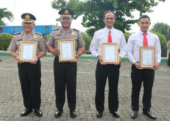Delapan Personil Tekab 308 Polres Tanggamus Raih Penghargaan Kapolda Lampung