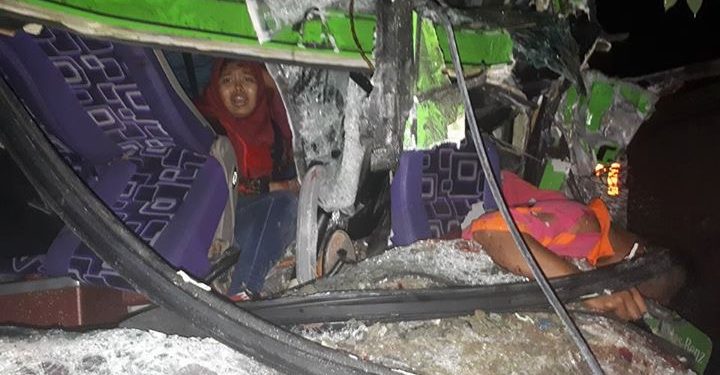 Breaking News: Laka Beruntun Bus Paradep, Belasan Luka-Luka