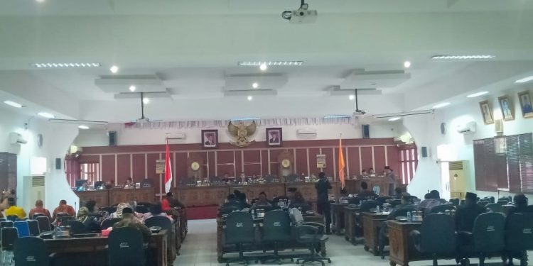 DPRD Nilai Bupati Labuhanbatu Hanya Mampu Laksanakan Tugas Sebesar 10 % DPRD Nilai Bupati Labuhanbatu Hanya Mampu Laksanakan Tugas Sebesar 10 %