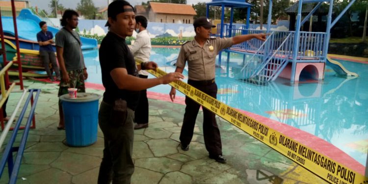 Liburan Berujung Duka, Seorang Balita Tewas Tenggelam di Kolam Paris... Liburan Berujung Duka, Seorang Balita Tewas Tenggelam di Kolam Paris...