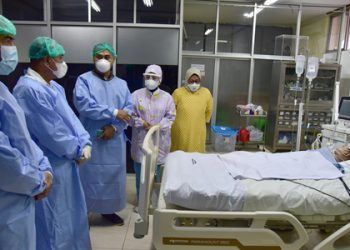 Gubernur Sumut Edy Rahmayadi Jenguk Bayi Kembar Siam Adam dan Aris Pascaoperasi Pemisahan