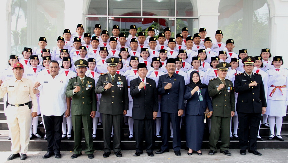 Jelang HUT ke -73 Kemerdekaan RI Paskibra Siantar Dikukuhkan Jelang HUT ke -73 Kemerdekaan RI Paskibra Siantar Dikukuhkan