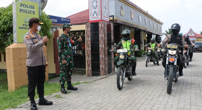 Cegah Penyebaran Covid-19, POLRI dan TNI Gelar Patroli Skala Besar di Simalungun Cegah Penyebaran Covid-19, POLRI dan TNI Gelar Patroli Skala Besar di Simalungun