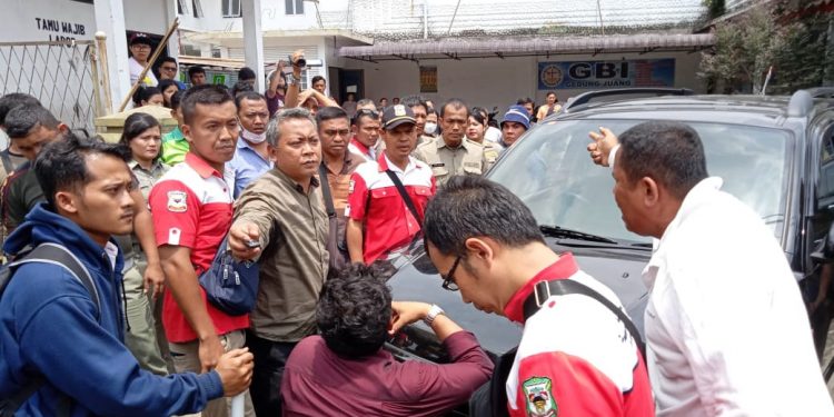 4 Tahun Gajinya Tak Dibayar, Pegawai PD PAUS di Siantar Mengamuk dan Rusak Fasilitas Kantor