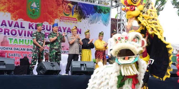 Pawai Budaya Warnai Peringatan Hari Sumpah Pemuda 2019 di Riau Pawai Budaya Warnai Peringatan Hari Sumpah Pemuda 2019 di Riau