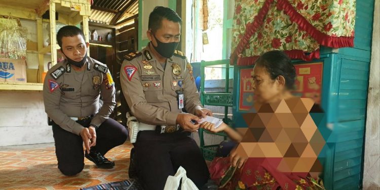 Polres Nias Santuni Zamaria Gulo, Penderita Kanker Payudara di Mandrehe Utara Polres Nias Santuni Zamaria Gulo, Penderita Kanker Payudara di Mandrehe Utara