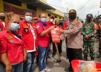 Mantap! Pemuda Batak Bersatu Jumat Bersih Bersama Polsek Siantar Utara