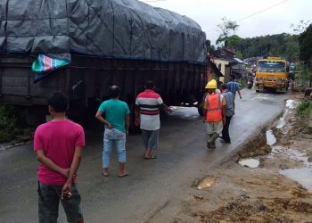 Perbaikan Pipa PDAM Tanpa Rambu Picu Kemacetan di Jalinsum