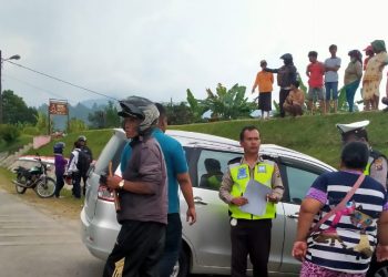 Dua Orang Boru Hutauruk Patah Kaki Ditabrak Mobil di Sipoholon