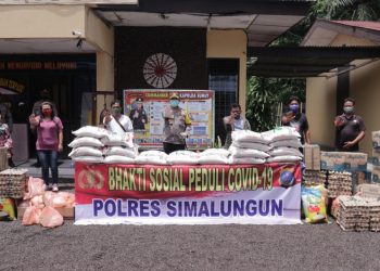 AKBP Heribertus Ompusunggu Bagikan 50 Paket Sembako kepada Pekerja Seni