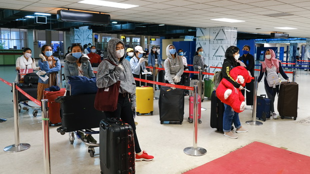 KBRI Colombo dan Bangkok Fasilitasi Pemulangan Ratusan WNI ke Tanah Air KBRI Colombo dan Bangkok Fasilitasi Pemulangan Ratusan WNI ke Tanah Air