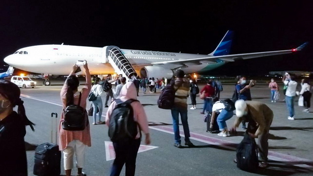 KBRI Colombo dan Bangkok Fasilitasi Pemulangan Ratusan WNI ke Tanah Air KBRI Colombo dan Bangkok Fasilitasi Pemulangan Ratusan WNI ke Tanah Air