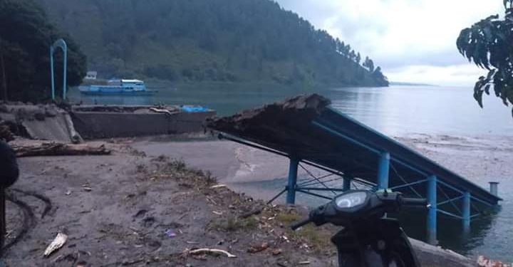 Bencana Banjir di Samosir Rusak Pelabuhan Penyeberangan, Sebagian Warga Mengungsi