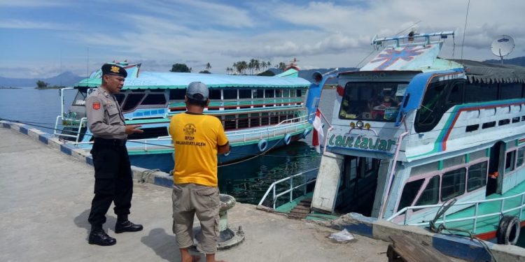 Pastikan Kawasan Wisata Danau Toba Aman, Kapolsek Simanindo Cek Pelabuhan Tomok Pastikan Kawasan Wisata Danau Toba Aman, Kapolsek Simanindo Cek Pelabuhan Tomok