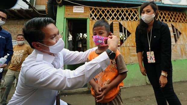 Pelindo 1 Sambangi Anak Bantaran Sungai Deli dan Mengedukasi tentang New Normal Pelindo 1 Sambangi Anak Bantaran Sungai Deli dan Mengedukasi tentang New Normal