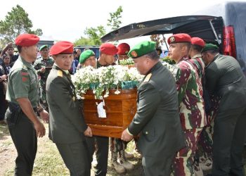 Orangtua Brigjen Richard Tampubolon Dimakamkan di Bona Pasogit