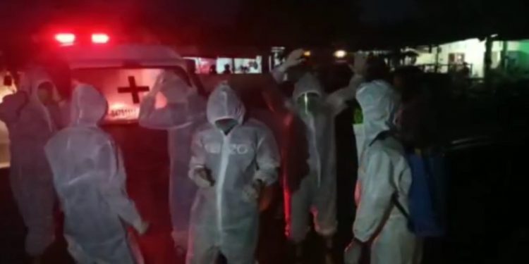 Jenazah Dimakamkan dengan Prosedur Covid-19, Keluarga Mengamuk di TPU Siantar Jenazah Dimakamkan dengan Prosedur Covid-19, Keluarga Mengamuk di TPU Siantar