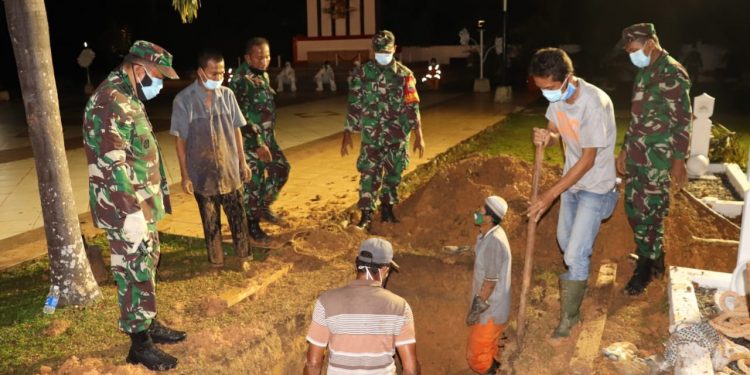 Dandim 0315/Bintan Pimpin Persiapan Pemakaman Walikota Tanjungpinang di TMP Pusara Bhakti Dandim 0315/Bintan Pimpin Persiapan Pemakaman Walikota Tanjungpinang di TMP Pusara Bhakti