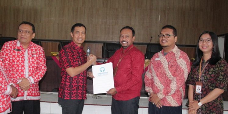 Walikota Siantar Terima Hasil Penilaian Kepatuhan Standar Pelayanan Publik