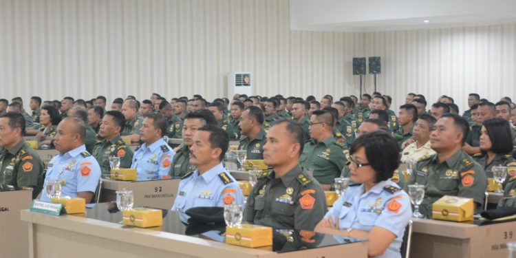 Pangdam I Bukit Barisan Tutup Sidang Percepatan Penyelesaian Perkara Pangdam I Bukit Barisan Tutup Sidang Percepatan Penyelesaian Perkara