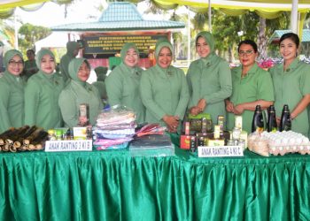 Jalin Keakraban, Arisan Persit Sejajaran Brigif 7 PD I Bukit Barisan Digelar di Batalyon 122 Tombak Sakti