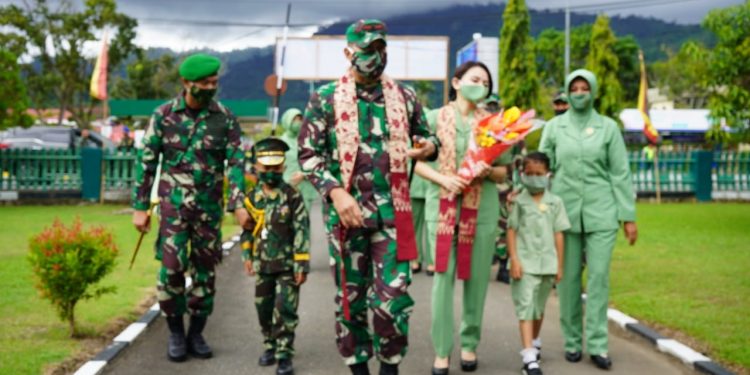 Kunjungan Kerja Danrem 032/ WBR Brigjen TNI Arief Gajah Mada di Kodim 0311/Pessel