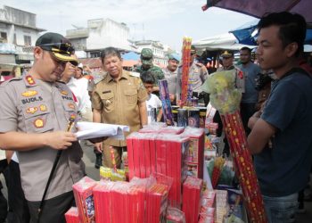 Kapolres Siantar Cek Petasan, Wakil Walikota Cek Harga Bumbu