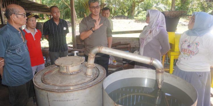 Pengolahan Plastik jadi Bahan Bakar Melalui Teknologi Terapan Pengolahan Plastik jadi Bahan Bakar Melalui Teknologi Terapan